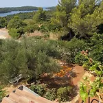 Triton Guest house Vinkuran