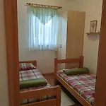 Guest house Triton Vinkuran