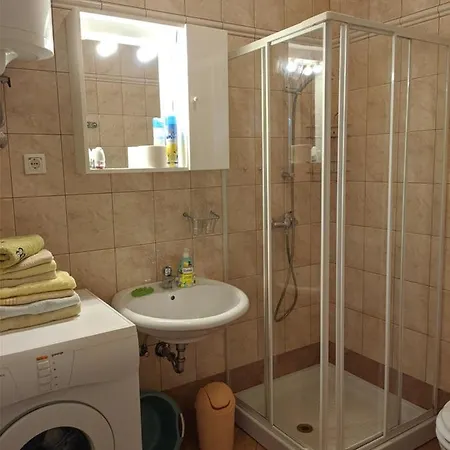 Triton Guest house Vinkuran