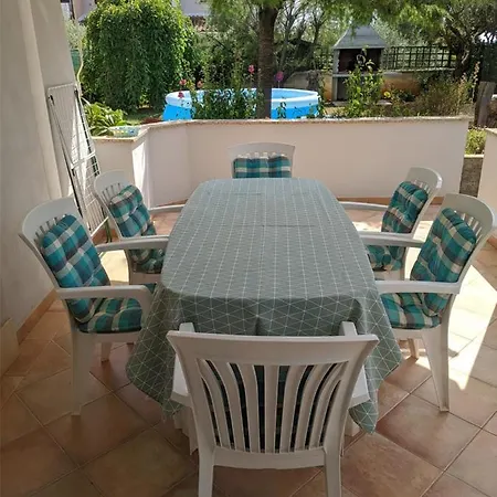 Triton Guest house Vinkuran