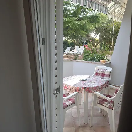 Triton Guest house Vinkuran