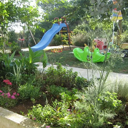 Triton Guest house Vinkuran