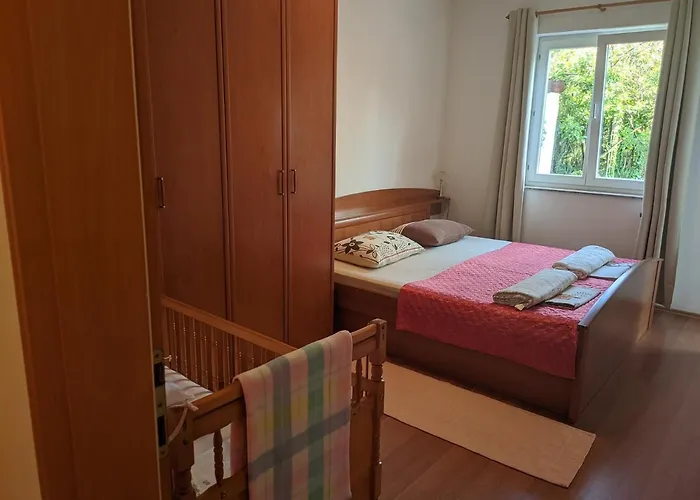 Triton 게스트하우스