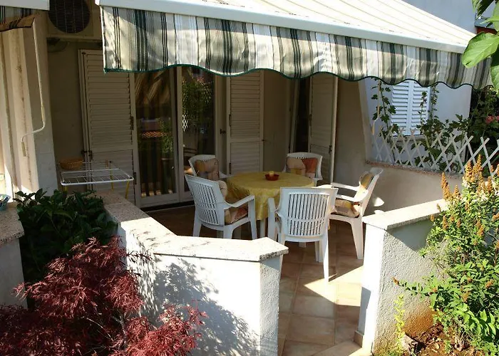 Triton 게스트하우스